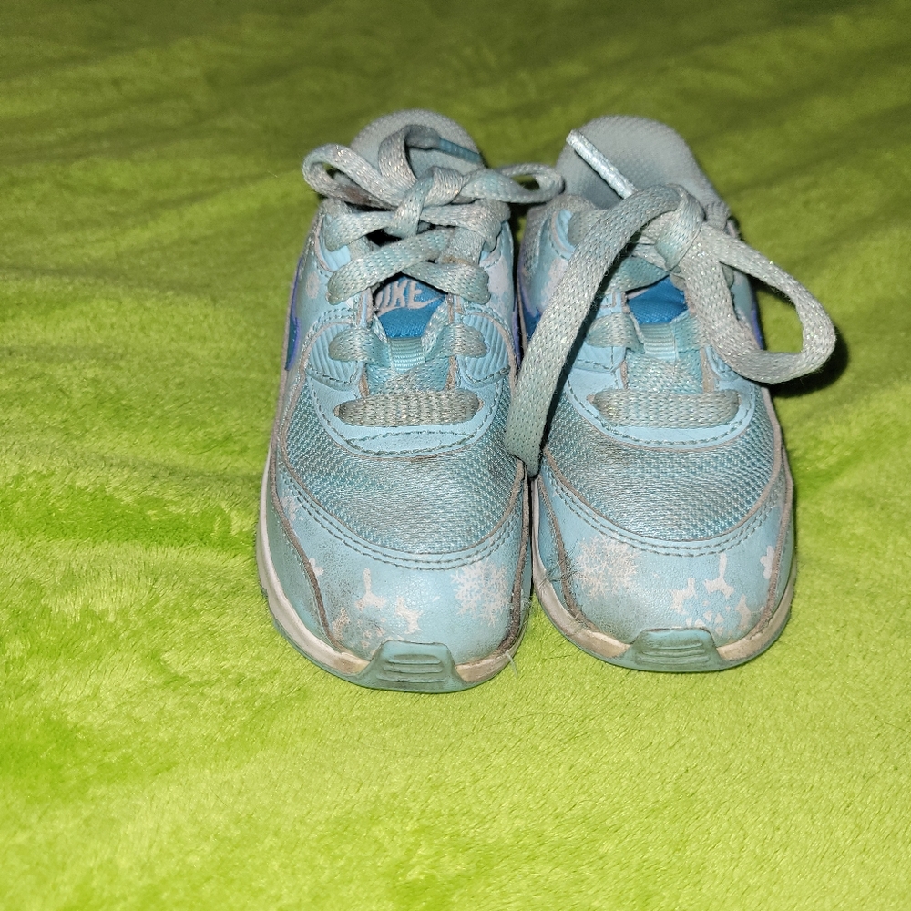 Toddler nike shoes